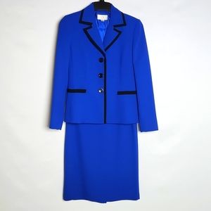 Le Suit Royal Blue Black Trim Skirt Suit Size 6 Excellent condition